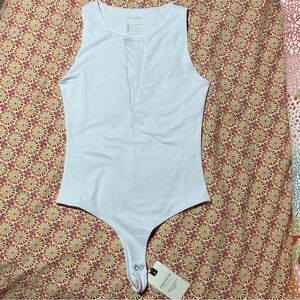 PinkmStyle White Sleeveless Bodysuit with High Neckline | Size S